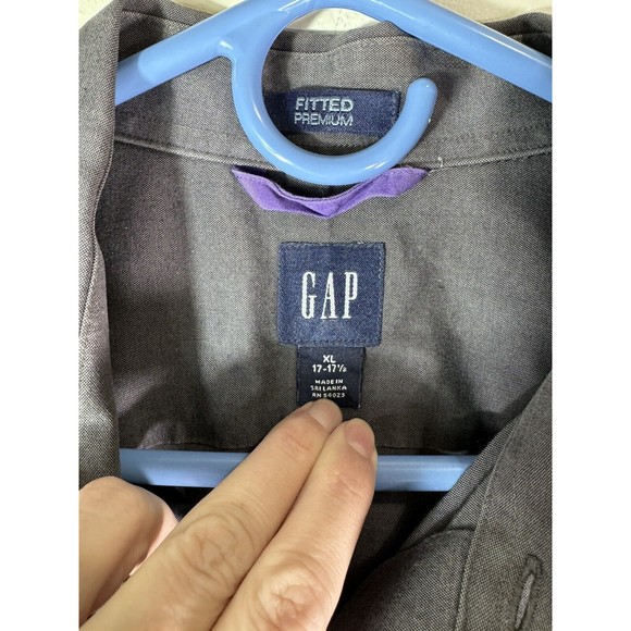 Men's XL Gray Solid Gap Button-Up Dress Shirt - Stylish Long Sleeve Formal Shirt - Picture 6 of 9